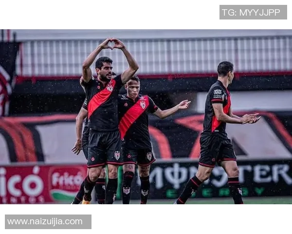 武汉足球队近期状态分析与表现评估探讨 武汉足球队近期状态分析与表现评估探讨